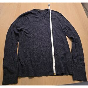 Banana Republic V-neck sweater size S in blue